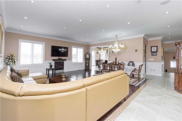 176 Dale Cres, House detached with 3 bedrooms, 4 bathrooms and 6 parking in Bradford West Gwillimbury ON | Image 5
