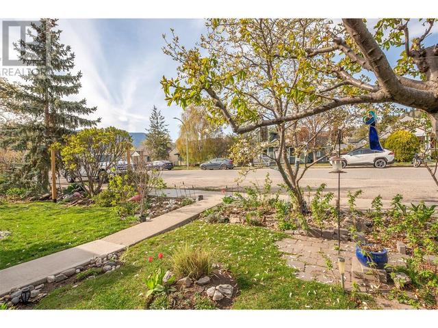 549 Okanagan Boulevard, House detached with 2 bedrooms, 2 bathrooms and 2 parking in Kelowna BC | Image 50