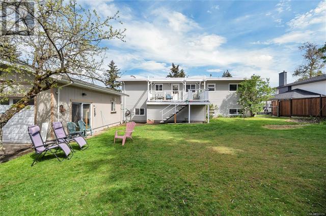 475 Elizabeth Rd, House detached with 4 bedrooms, 2 bathrooms and 3 parking in Campbell River BC | Image 2