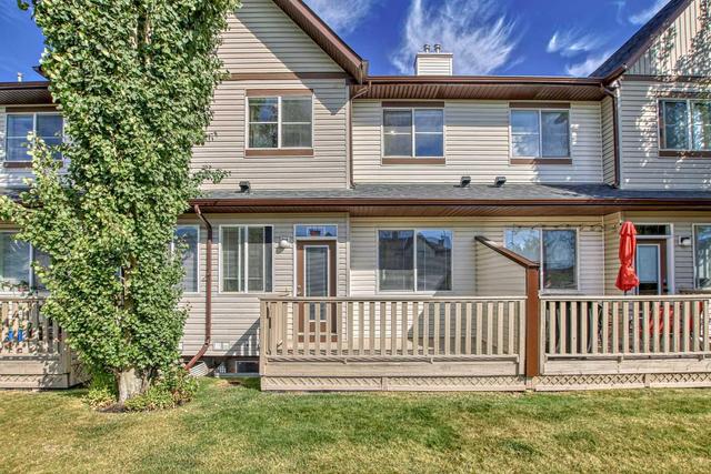 10 Everridge Gardens Sw, Home with 2 bedrooms, 2 bathrooms and 2 parking in Calgary AB | Image 40