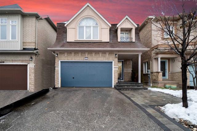 3931 Candlelight Dr, House detached with 3 bedrooms, 3 bathrooms and 4 parking in Mississauga ON | Image 1