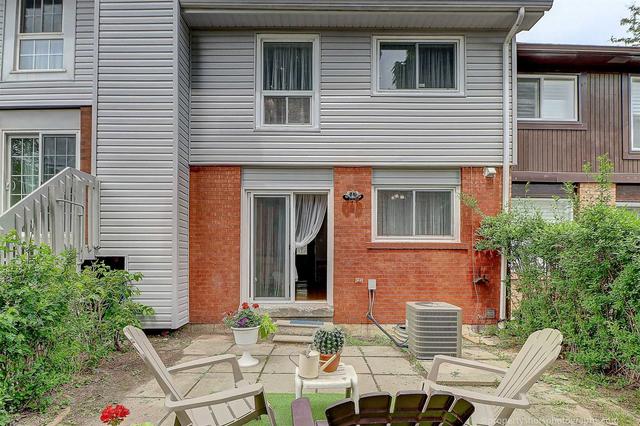104 Bellefontaine St, House attached with 3 bedrooms, 3 bathrooms and 3 parking in Toronto ON | Image 26