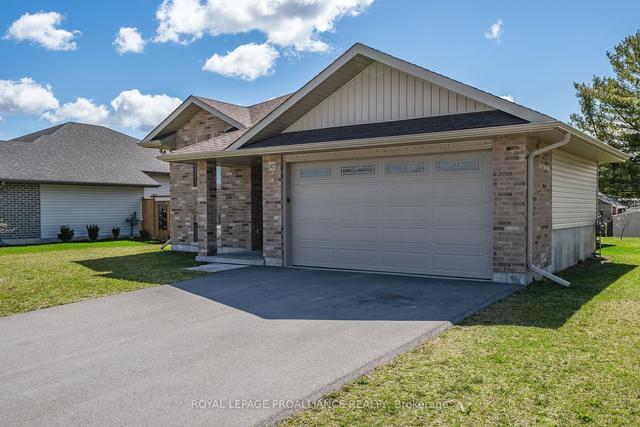 147 Rollins Dr, House detached with 2 bedrooms, 2 bathrooms and 4 parking in Belleville ON | Image 12