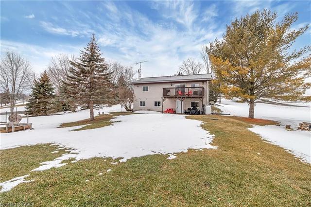 3657 Round Lake Road, House detached with 3 bedrooms, 2 bathrooms and 3 parking in South Frontenac ON | Image 32