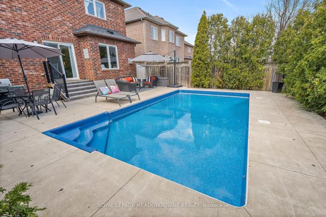 29 Forsyth Cres, House detached with 4 bedrooms, 4 bathrooms and 6 parking in Halton Hills ON | Image 30
