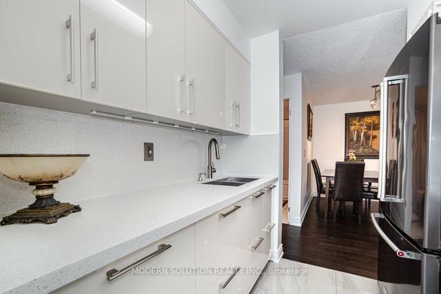 302 - 1 Elm Dr, Condo with 2 bedrooms, 2 bathrooms and 2 parking in Mississauga ON | Image 5