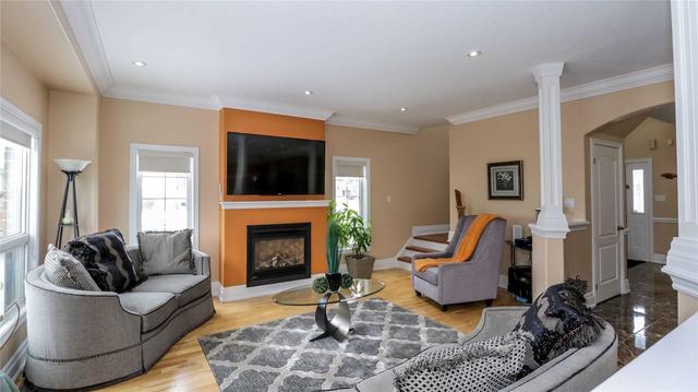 219 King St S, House detached with 3 bedrooms, 4 bathrooms and 4 parking in New Tecumseth ON | Image 2