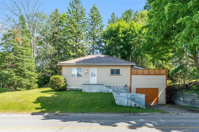 411 Colborne St, House detached with 2 bedrooms, 1 bathrooms and 3 parking in Midland ON | Card Image