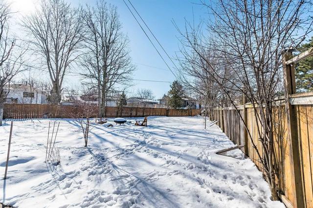 602 Bennett Crt, House semidetached with 3 bedrooms, 2 bathrooms and 5 parking in Burlington ON | Image 18