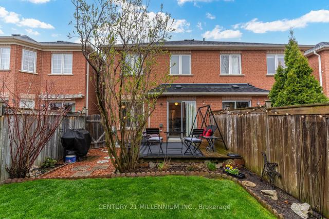 20 Todmorden Dr, House attached with 3 bedrooms, 3 bathrooms and 4 parking in Brampton ON | Image 24