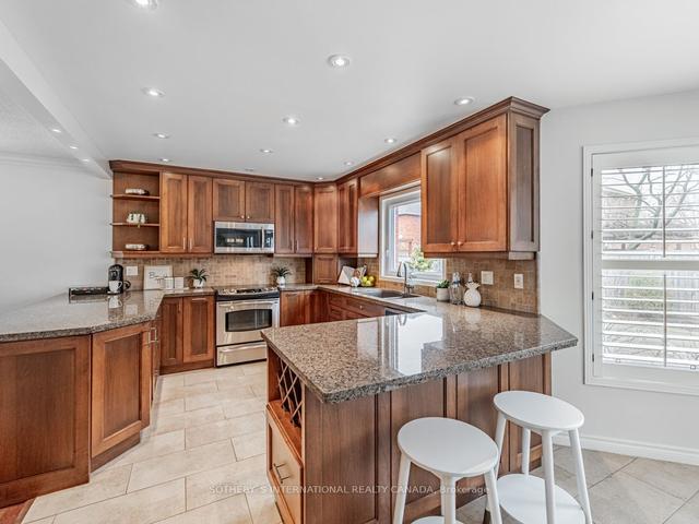 1052 Beechnut Rd, House detached with 4 bedrooms, 3 bathrooms and 4 parking in Oakville ON | Image 5