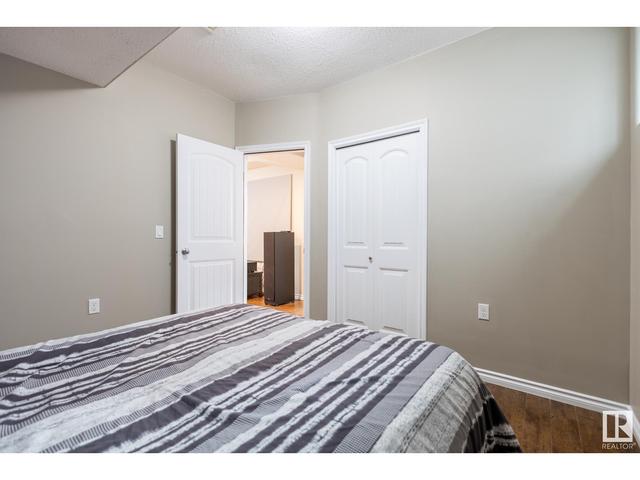 6323 18 Av Sw, House detached with 5 bedrooms, 3 bathrooms and null parking in Edmonton AB | Image 50