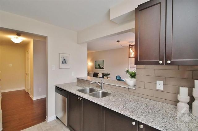 415 Rosingdale Street, Townhouse with 2 bedrooms, 2 bathrooms and 3 parking in Ottawa ON | Image 15