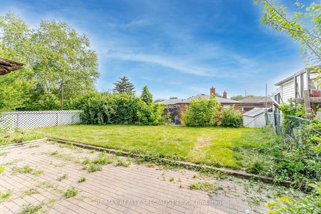137 Ardwick Blvd, House semidetached with 3 bedrooms, 3 bathrooms and 2 parking in Toronto ON | Image 17