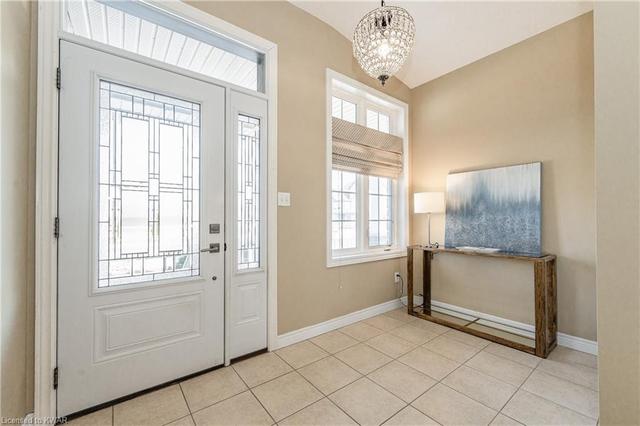 41 Norma Crescent, House detached with 6 bedrooms, 3 bathrooms and 4 parking in Guelph ON | Image 11