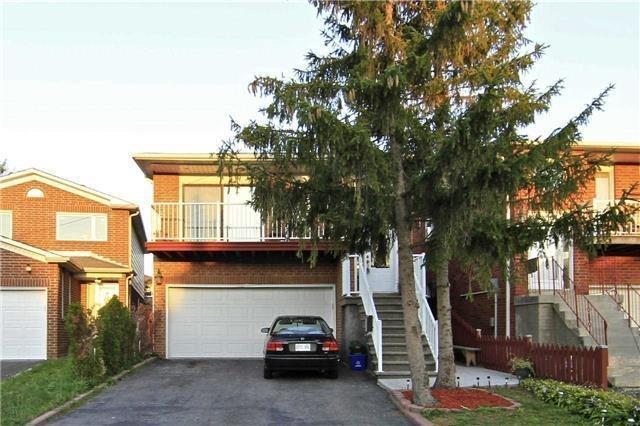 8 Trewartha Cres, House detached with 4 bedrooms, 3 bathrooms and 4 parking in Brampton ON | Image 3