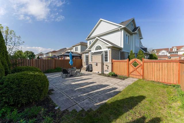 36 Bourbon Pl, House detached with 4 bedrooms, 4 bathrooms and 6 parking in Whitby ON | Image 33