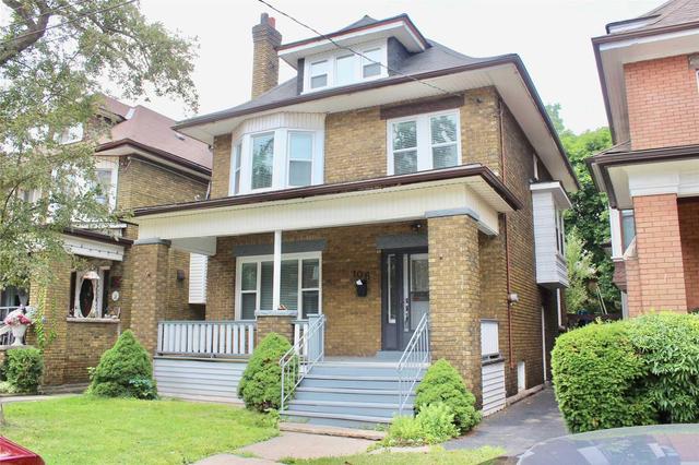 106 Spadina Ave, House detached with 6 bedrooms, 3 bathrooms and 1 parking in Hamilton ON | Image 1
