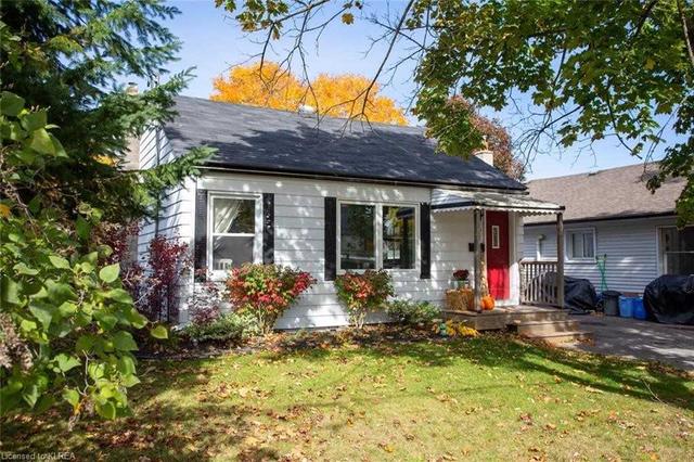 58 Glenelg St E, House detached with 3 bedrooms, 1 bathrooms and 3 parking in Kawartha Lakes ON | Image 12
