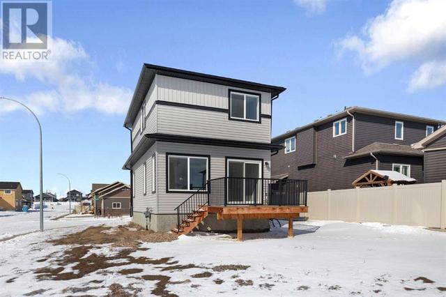 4 Hamptons Crescent Se, House detached with 3 bedrooms, 3 bathrooms and 4 parking in Medicine Hat AB | Image 35