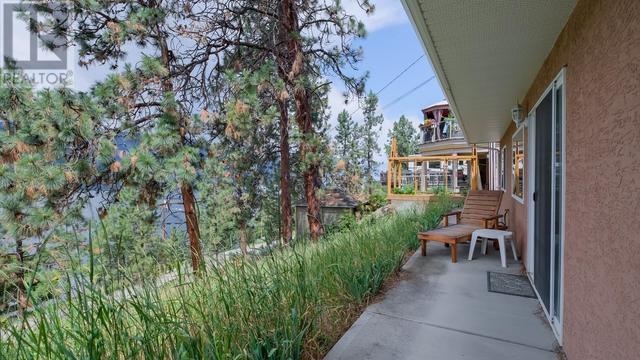 2188 Bennett Road, House detached with 4 bedrooms, 3 bathrooms and 4 parking in Kelowna BC | Image 35