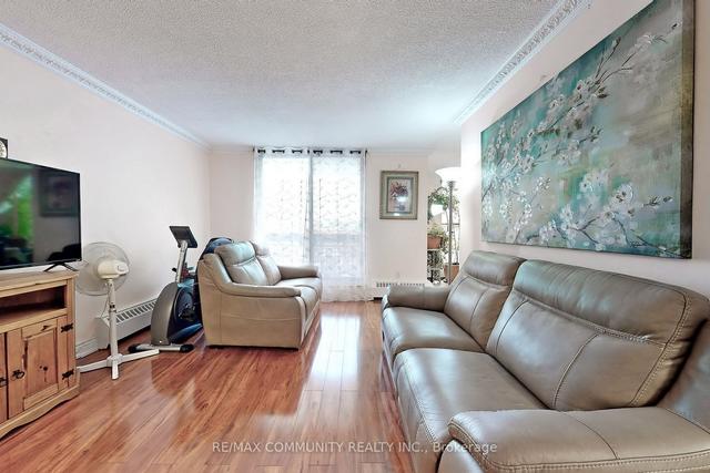 823 - 4645 Jane St, Condo with 2 bedrooms, 1 bathrooms and 1 parking in Toronto ON | Image 9