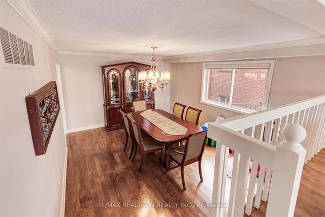 64 Cardinal Cres, House detached with 3 bedrooms, 4 bathrooms and 6 parking in Newmarket ON | Image 2