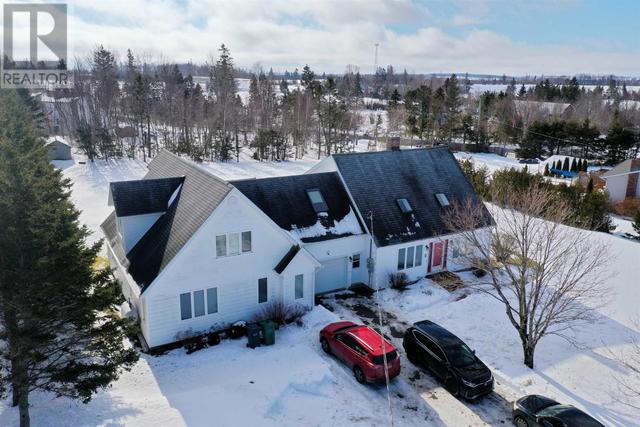 6 Fox Run Drive, House detached with 6 bedrooms, 4 bathrooms and null parking in Charlottetown PE | Image 1