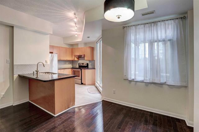 223 - 550 Front St W, Condo with 2 bedrooms, 1 bathrooms and 1 parking in Toronto ON | Image 7