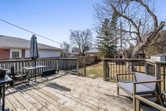 43 Mcintyre Cres, House detached with 3 bedrooms, 2 bathrooms and 3 parking in Halton Hills ON | Image 18