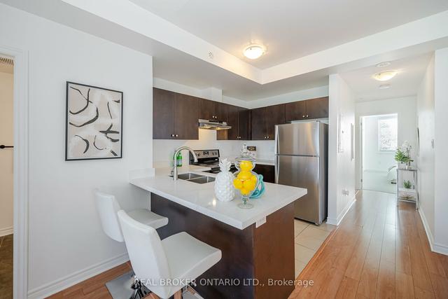 1-02 - 2420 Baronwood Dr, Townhouse with 2 bedrooms, 2 bathrooms and 1 parking in Oakville ON | Image 2