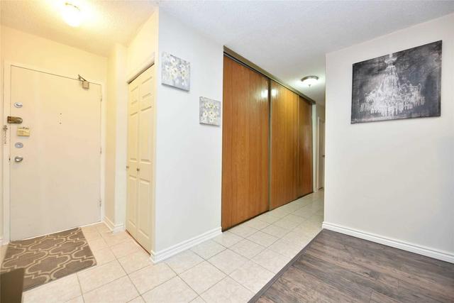 502 - 940 Caledonia Rd, Condo with 3 bedrooms, 1 bathrooms and 1 parking in Toronto ON | Image 6