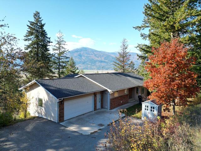 1205 Fox Tree Road, House detached with 4 bedrooms, 3 bathrooms and null parking in Central Kootenay B BC | Image 1