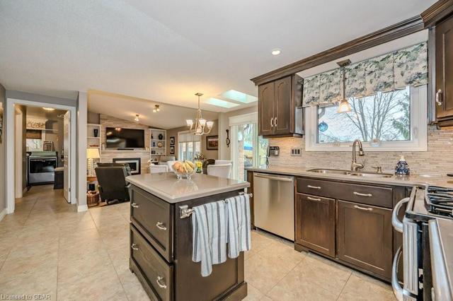 17 Sunrise Court, House detached with 4 bedrooms, 2 bathrooms and 6 parking in Guelph ON | Image 4
