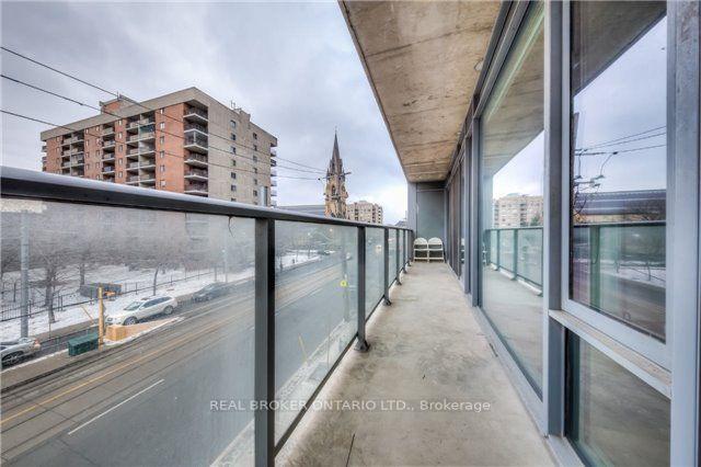 222 - 95 Bathurst St, Condo with 2 bedrooms, 2 bathrooms and 1 parking in Toronto ON | Image 8