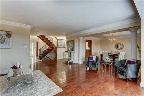 28 Restwell Cres, House detached with 4 bedrooms, 4 bathrooms and 6 parking in Toronto ON | Image 4