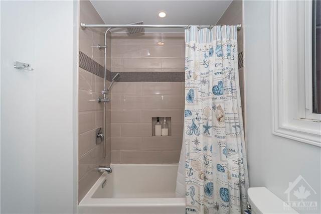 30 - 2210 Loyola Avenue, Townhouse with 3 bedrooms, 2 bathrooms and 1 parking in Ottawa ON | Image 17