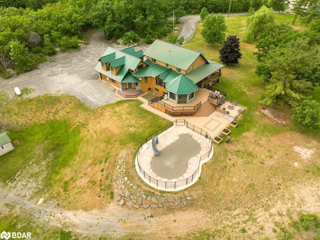 10380 Highway 41, House detached with 4 bedrooms, 2 bathrooms and 12 parking in Addington Highlands ON | Image 1