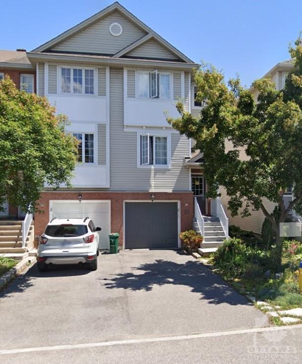 21 Yorkville Street, Townhouse with 2 bedrooms, 2 bathrooms and 3 parking in Ottawa ON | Image 1