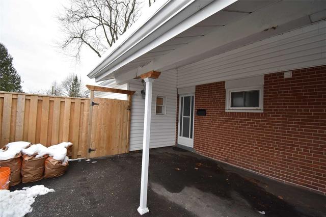 915 Brimorton Dr, House detached with 3 bedrooms, 2 bathrooms and 2 parking in Toronto ON | Image 28