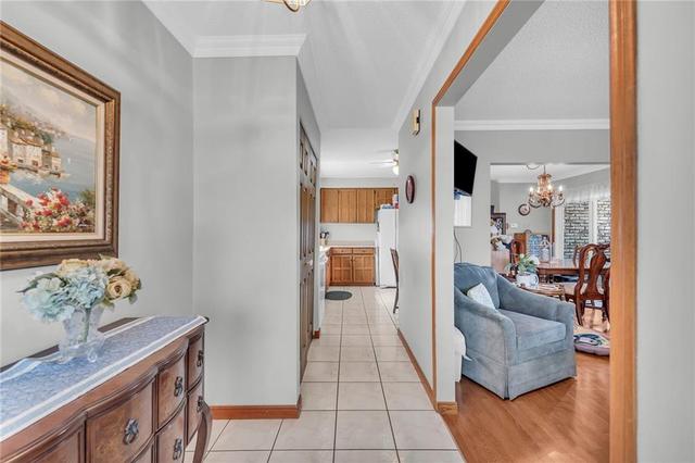 10 Rama Court, House detached with 3 bedrooms, 2 bathrooms and 4 parking in Hamilton ON | Image 5