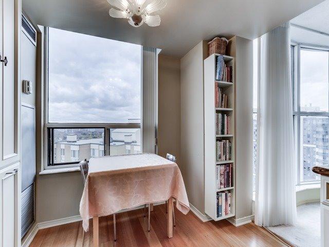 2602 - 100 Upper Madison Ave, Condo with 2 bedrooms, 2 bathrooms and 1 parking in Toronto ON | Image 7