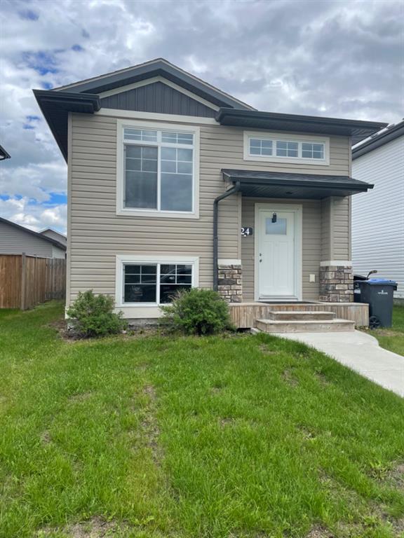 24 Hampton Crescent, House detached with 3 bedrooms, 2 bathrooms and 4 parking in Sylvan Lake AB | Image 1