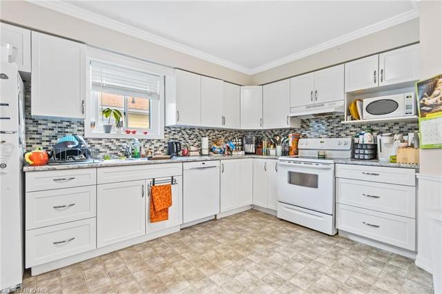 513 Grandtrunk Avenue, House semidetached with 4 bedrooms, 2 bathrooms and 2 parking in Kingston ON | Image 3