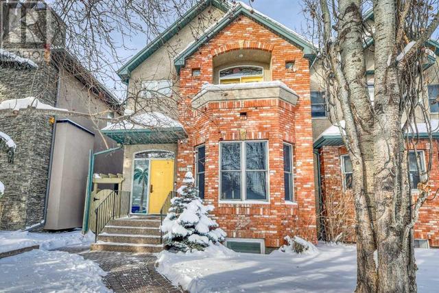2304 3 Avenue Nw, House semidetached with 3 bedrooms, 2 bathrooms and 2 parking in Calgary AB | Image 2