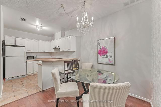 605 - 393 King St W, Condo with 2 bedrooms, 1 bathrooms and 1 parking in Toronto ON | Image 5
