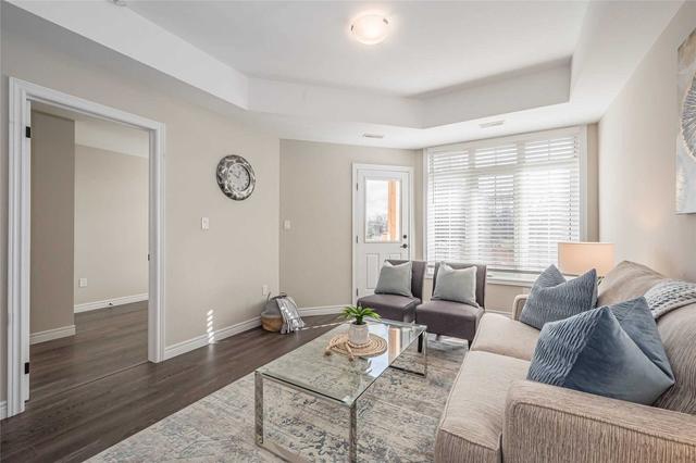 208 - 333 Gosling Gardens, Condo with 2 bedrooms, 2 bathrooms and 1 parking in Guelph ON | Image 3