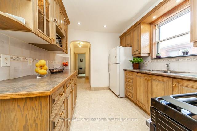 187 Cameron Ave, House detached with 2 bedrooms, 2 bathrooms and 4 parking in Toronto ON | Image 23