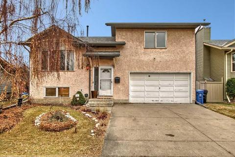 98 Deerpath Road Se, House detached with 2 bedrooms, 1 bathrooms and 4 parking in Calgary AB | Card Image