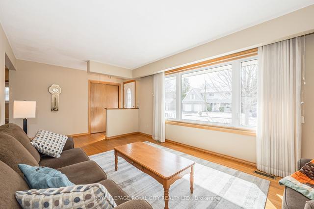 23 Marlborough Rd, House detached with 2 bedrooms, 2 bathrooms and 3 parking in Guelph ON | Image 2